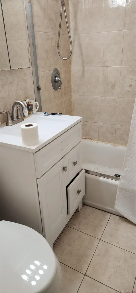 79 Commack Road North Babylon NY 11703