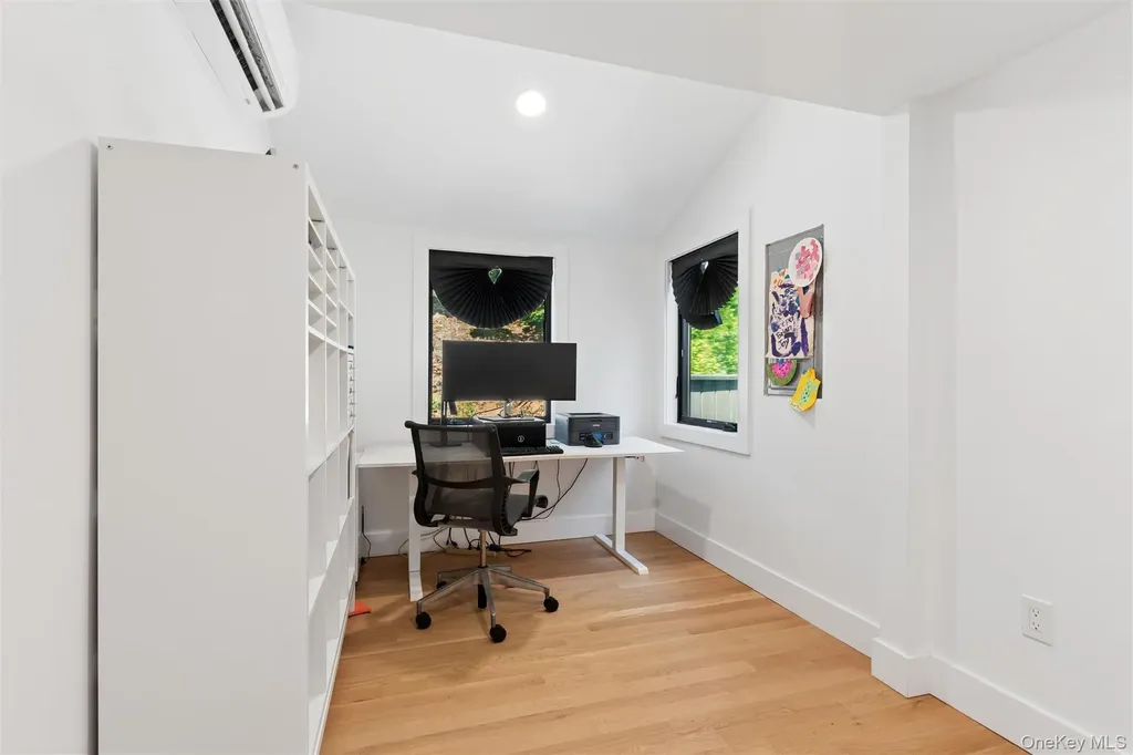 356 Oakleigh Avenue Baiting Hollow NY 11933