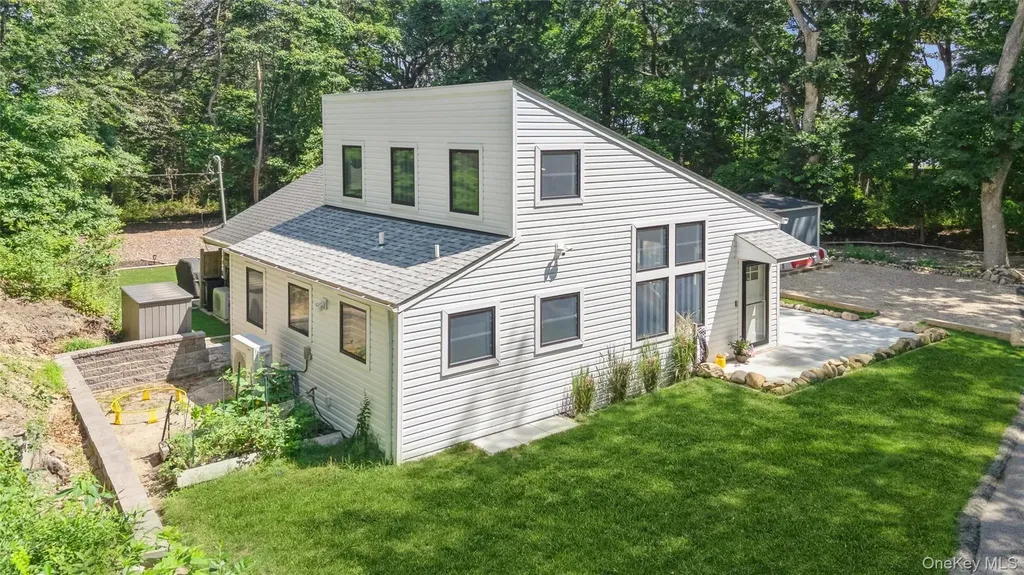 356 Oakleigh Avenue Baiting Hollow NY 11933