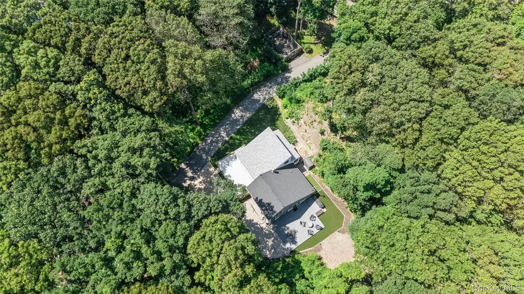 356 Oakleigh Avenue Baiting Hollow NY 11933