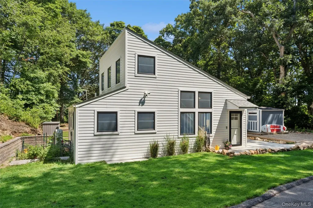 356 Oakleigh Avenue Baiting Hollow NY 11933