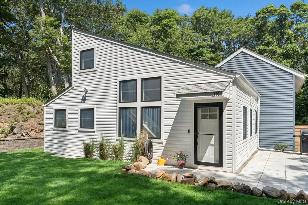 356 Oakleigh Avenue Baiting Hollow NY 11933