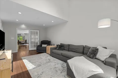 10 Woodland Court S Bedford NY 10506