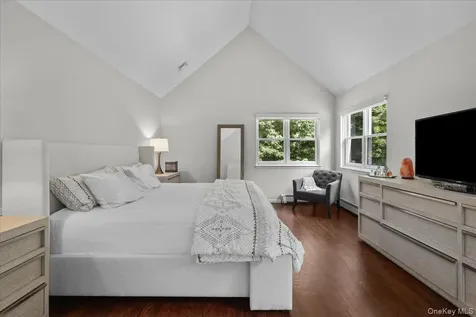 10 Woodland Court S Bedford NY 10506