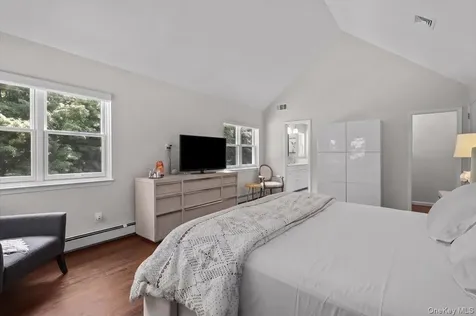 10 Woodland Court S Bedford NY 10506