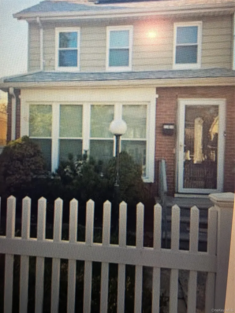 114-36 194 Saint Albans NY 11412
