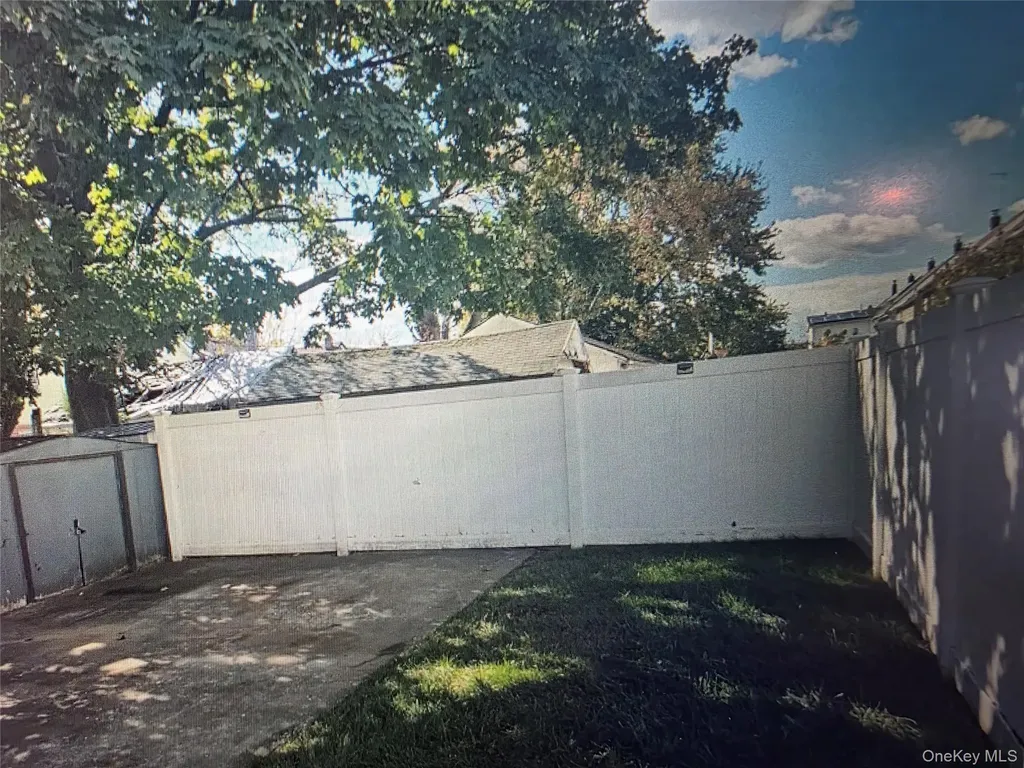 114-36 194 Saint Albans NY 11412