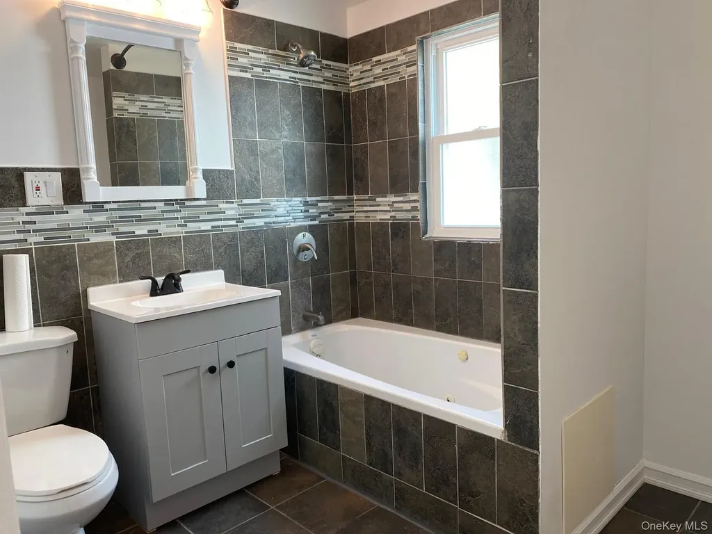 114-36 194 Saint Albans NY 11412