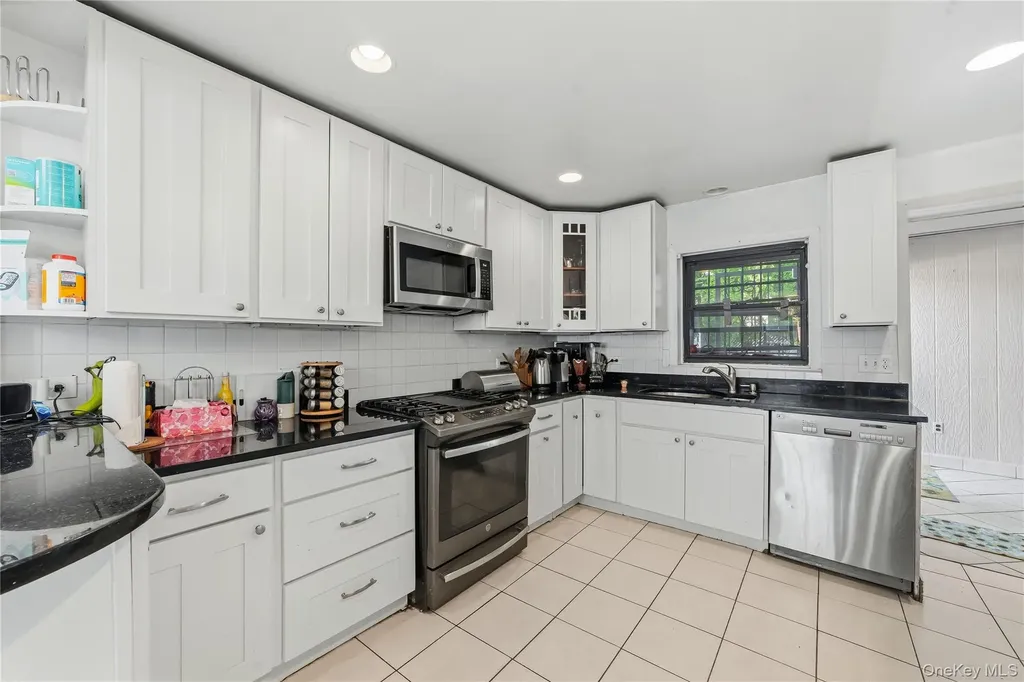 109 Wakefield Avenue Yonkers NY 10704