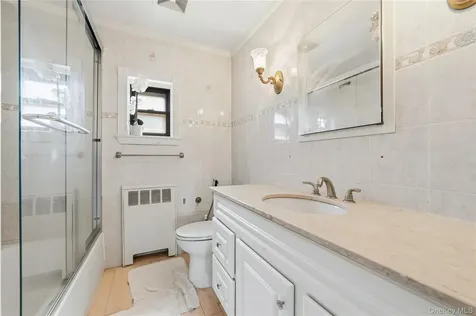 109 Wakefield Avenue Yonkers NY 10704