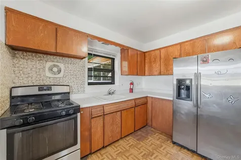 109 Wakefield Avenue Yonkers NY 10704