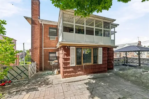 109 Wakefield Avenue Yonkers NY 10704