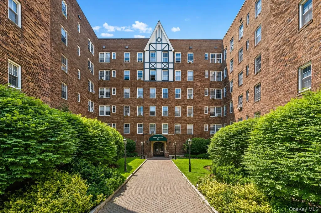 25 Parkview Avenue Bronxville NY 10708