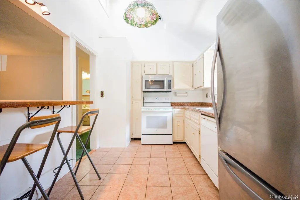 31-44 29 Street Astoria NY 11106