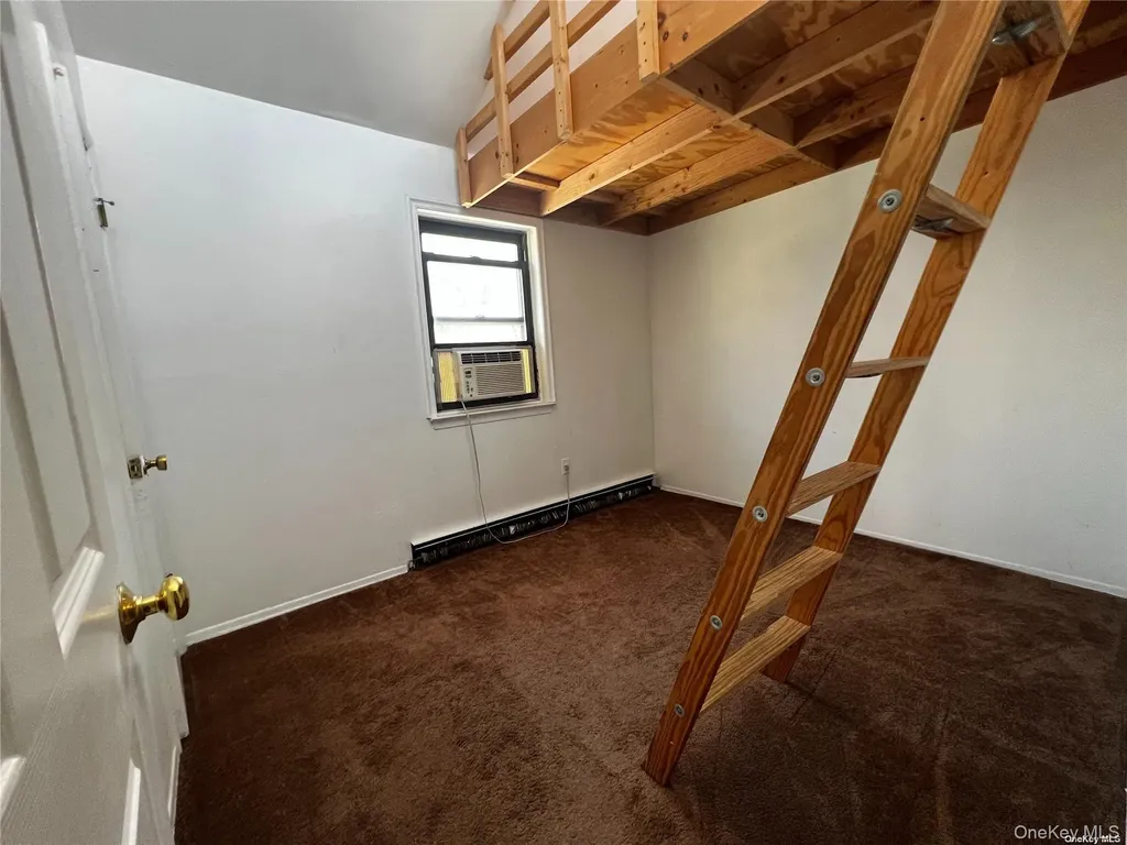 31-44 29 Street Astoria NY 11106