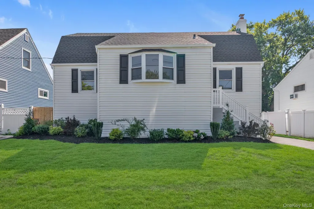 43 Westside Avenue Freeport NY 11520