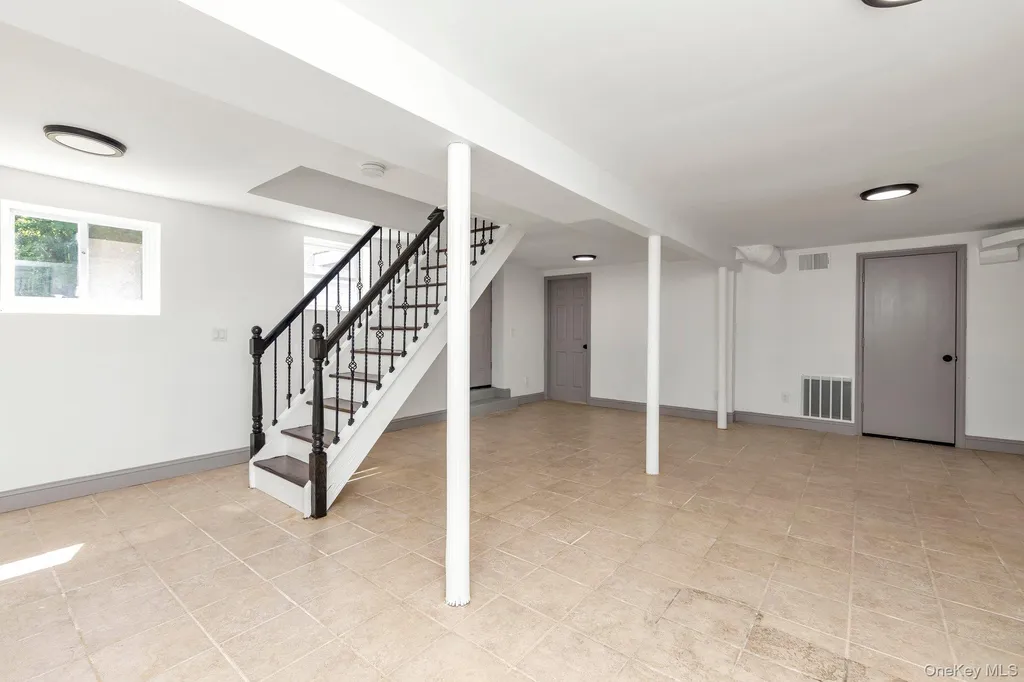 43 Westside Avenue Freeport NY 11520