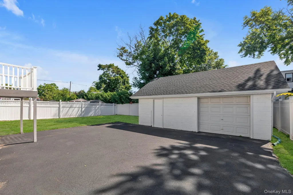 43 Westside Avenue Freeport NY 11520
