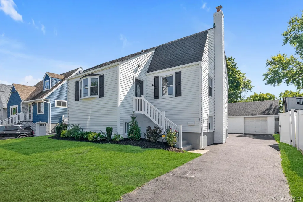43 Westside Avenue Freeport NY 11520