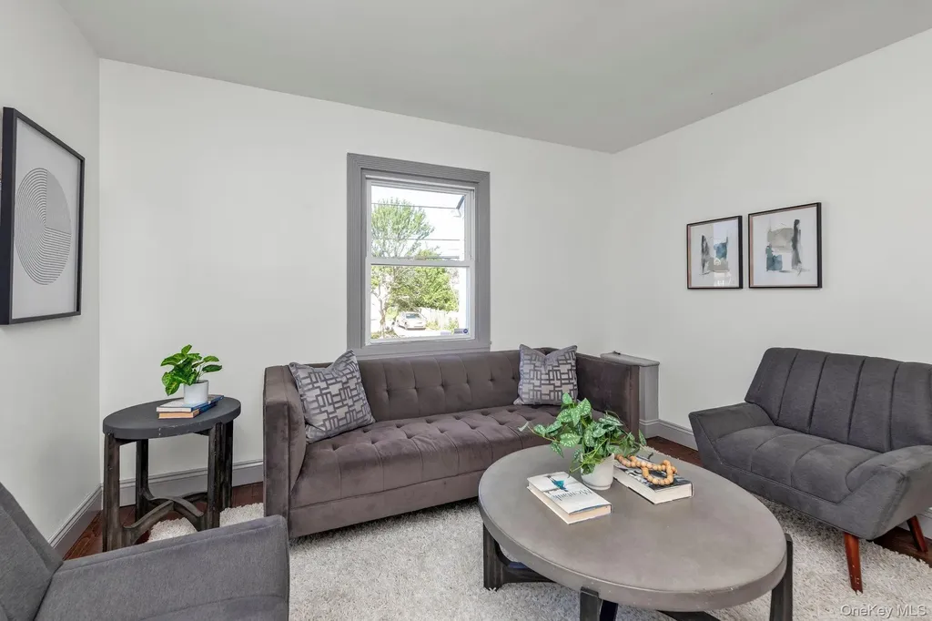 43 Westside Avenue Freeport NY 11520