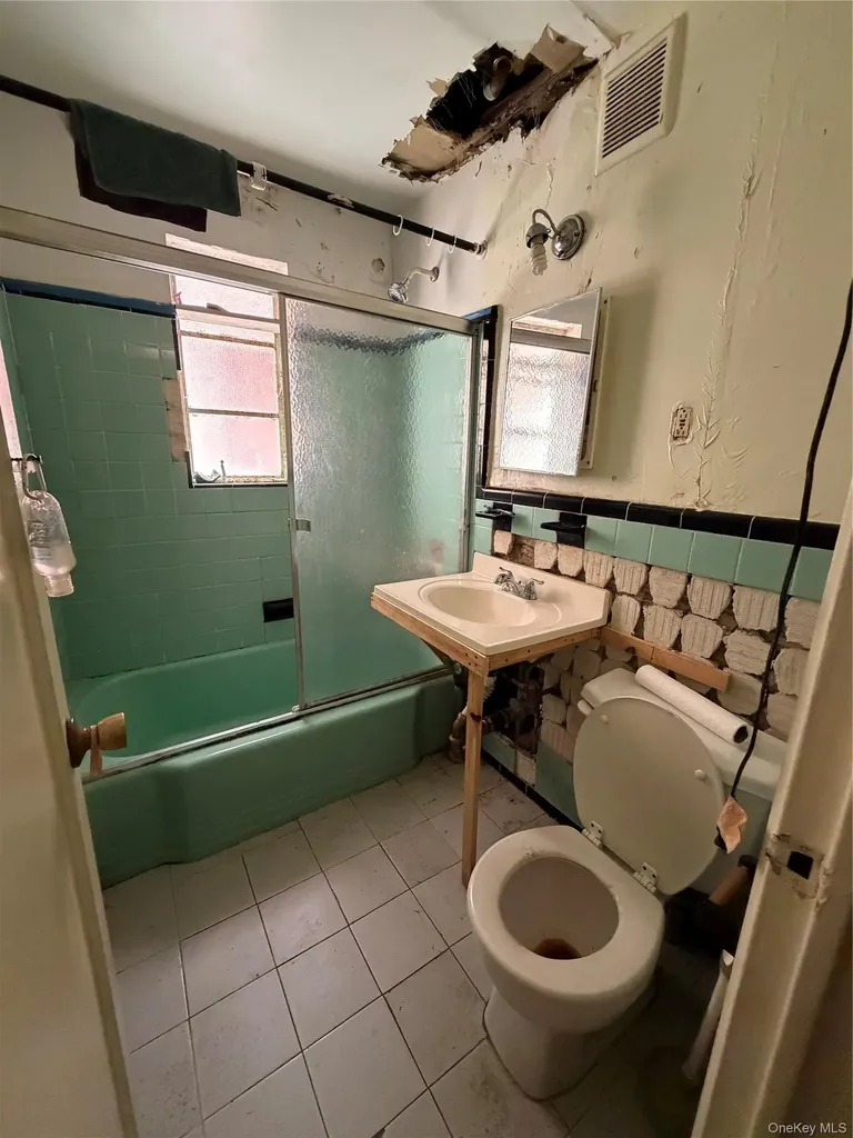 2928 Fenton Avenue Bronx NY 10469
