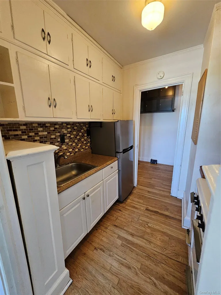 23 Old Mamaroneck Road White Plains NY 10605