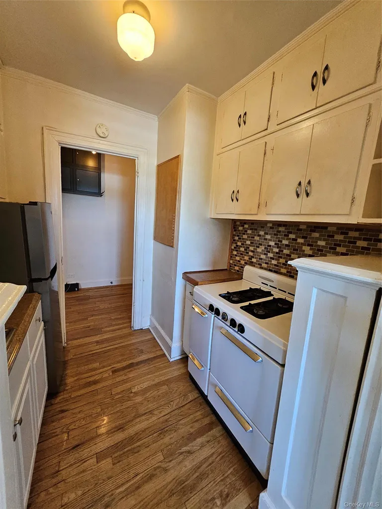 23 Old Mamaroneck Road White Plains NY 10605