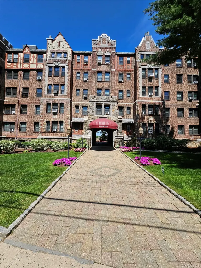23 Old Mamaroneck Road White Plains NY 10605