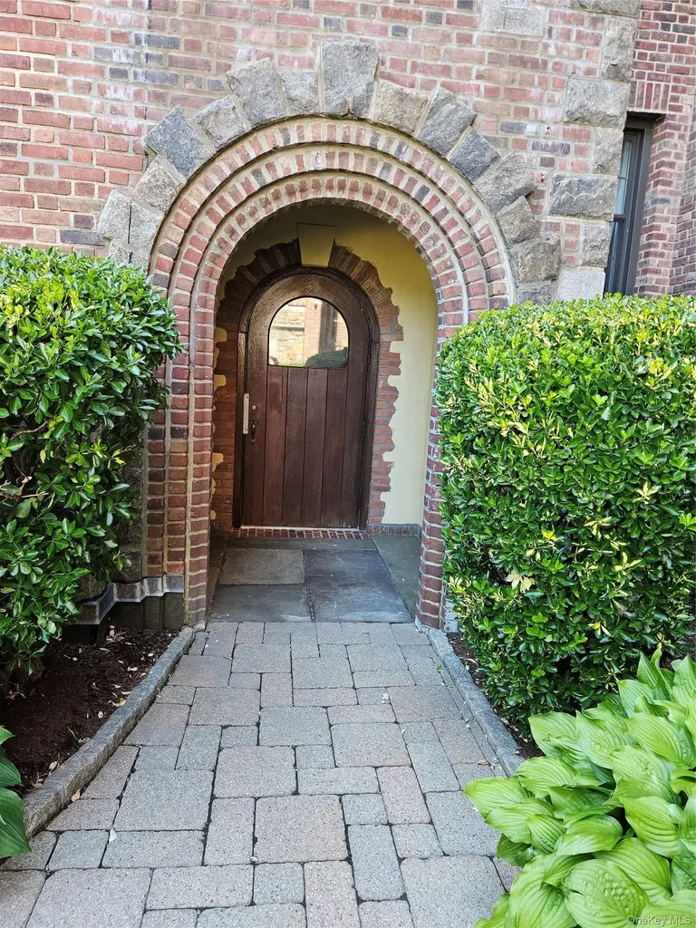 23 Old Mamaroneck Road White Plains NY 10605