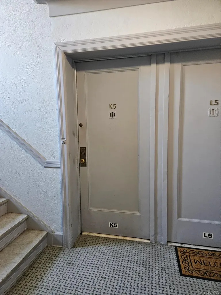 23 Old Mamaroneck Road White Plains NY 10605