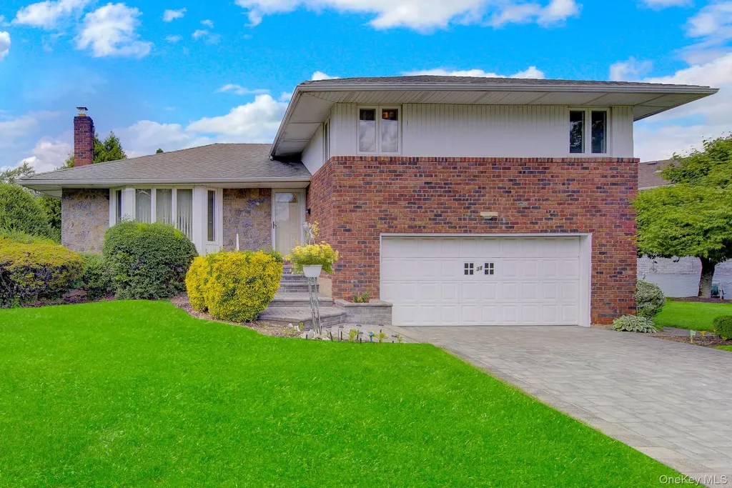 38 Center Drive Syosset NY 11791