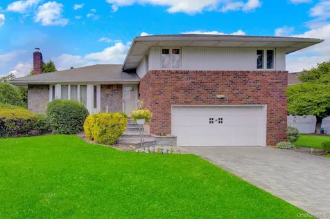 38 Center Drive Syosset NY 11791