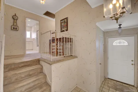 38 Center Drive Syosset NY 11791