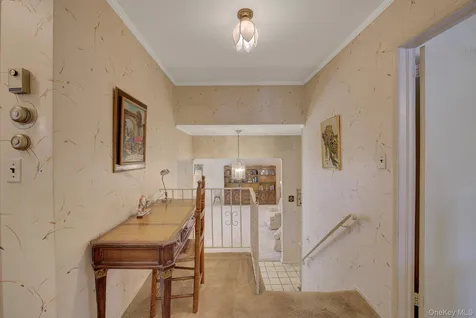 38 Center Drive Syosset NY 11791