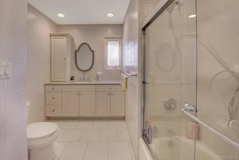 38 Center Drive Syosset NY 11791