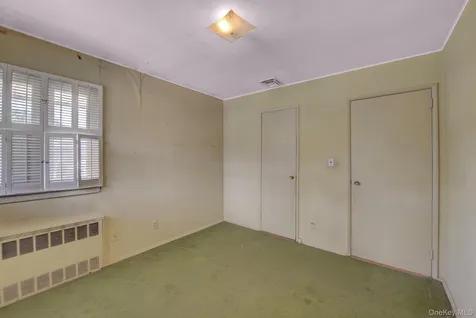 38 Center Drive Syosset NY 11791