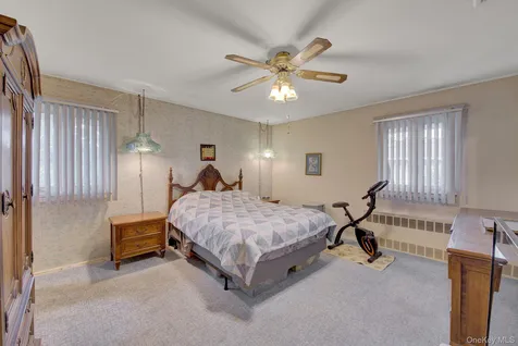 38 Center Drive Syosset NY 11791