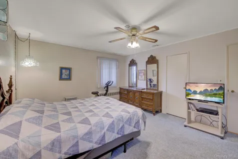 38 Center Drive Syosset NY 11791