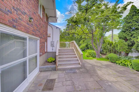 38 Center Drive Syosset NY 11791
