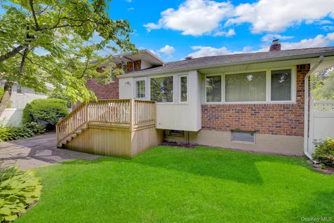 38 Center Drive Syosset NY 11791