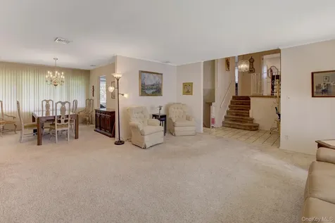 38 Center Drive Syosset NY 11791