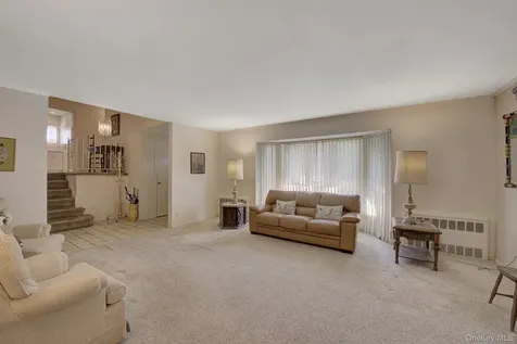 38 Center Drive Syosset NY 11791