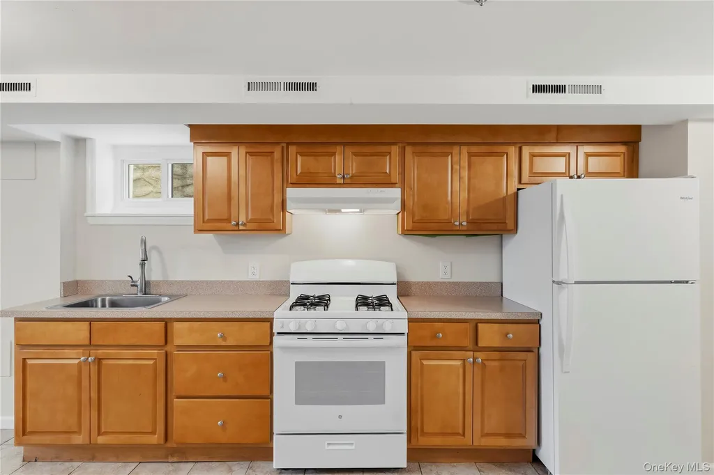 817 Quincy Avenue Bronx NY 10465