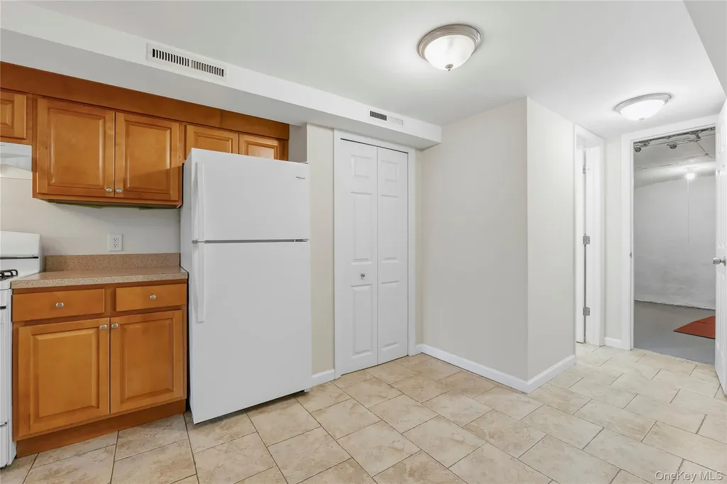 817 Quincy Avenue Bronx NY 10465