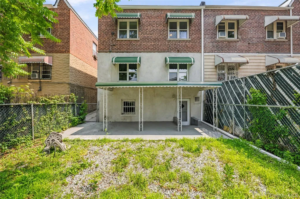 817 Quincy Avenue Bronx NY 10465