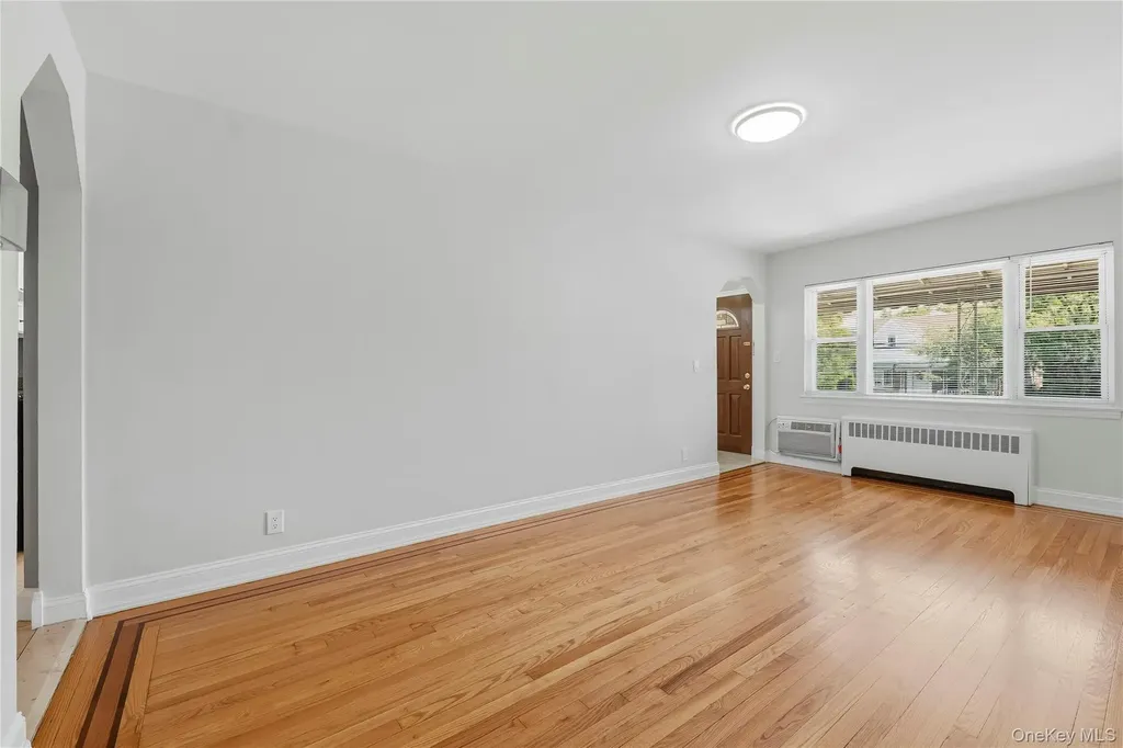 817 Quincy Avenue Bronx NY 10465