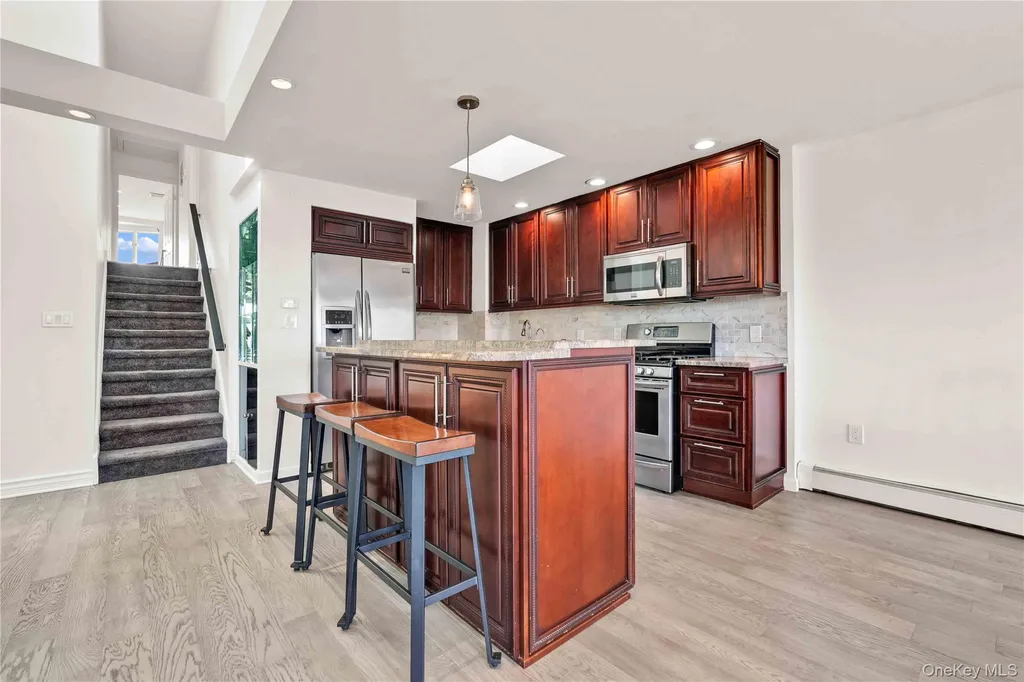 120-09 Riviera Court College Point NY 11356