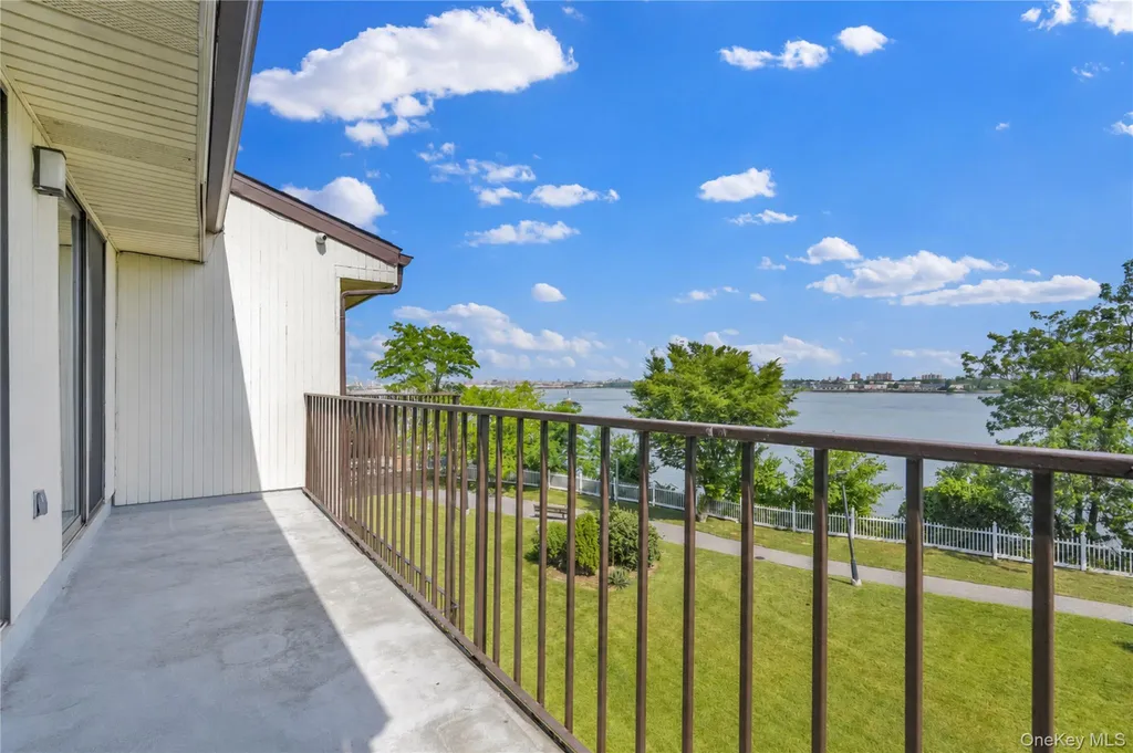 120-09 Riviera Court College Point NY 11356