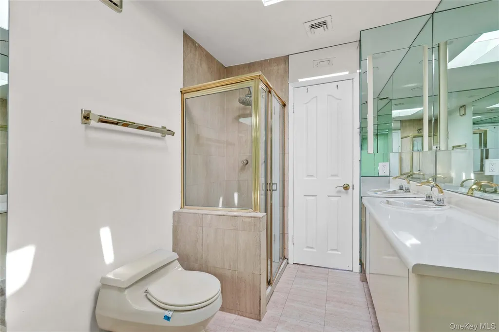 120-09 Riviera Court College Point NY 11356