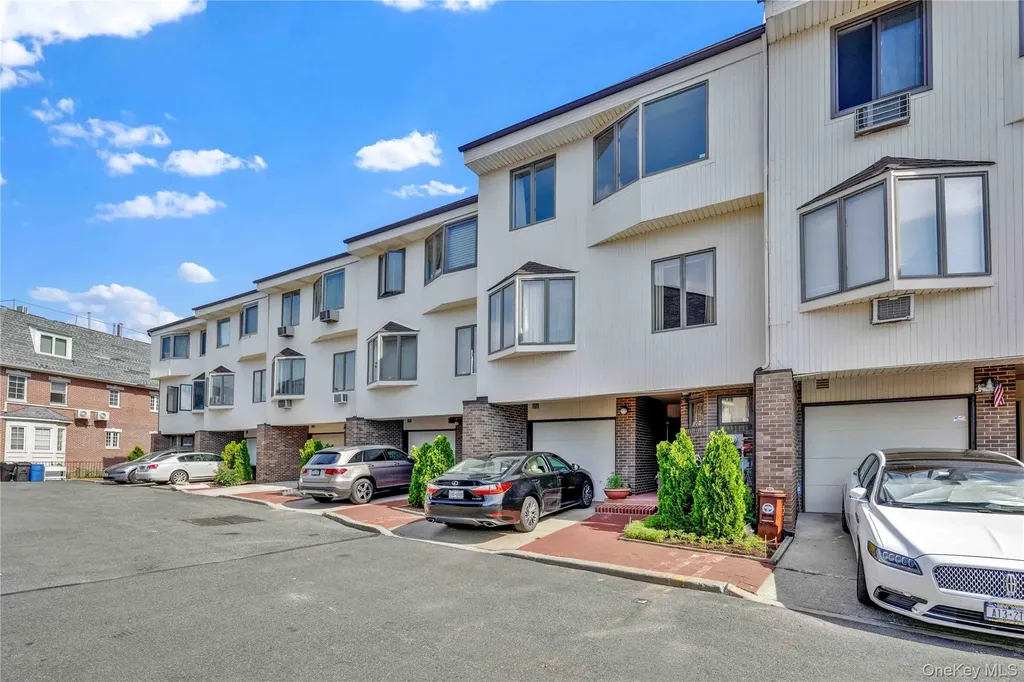 120-09 Riviera Court College Point NY 11356